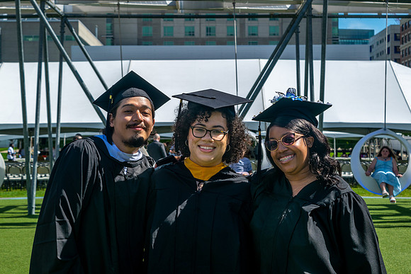 2022-05-15FisherCollegeGraduation-0107